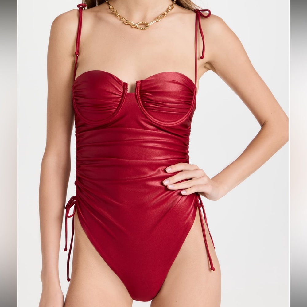 NWT| Devon Windsor Swimsuit Size XS

29